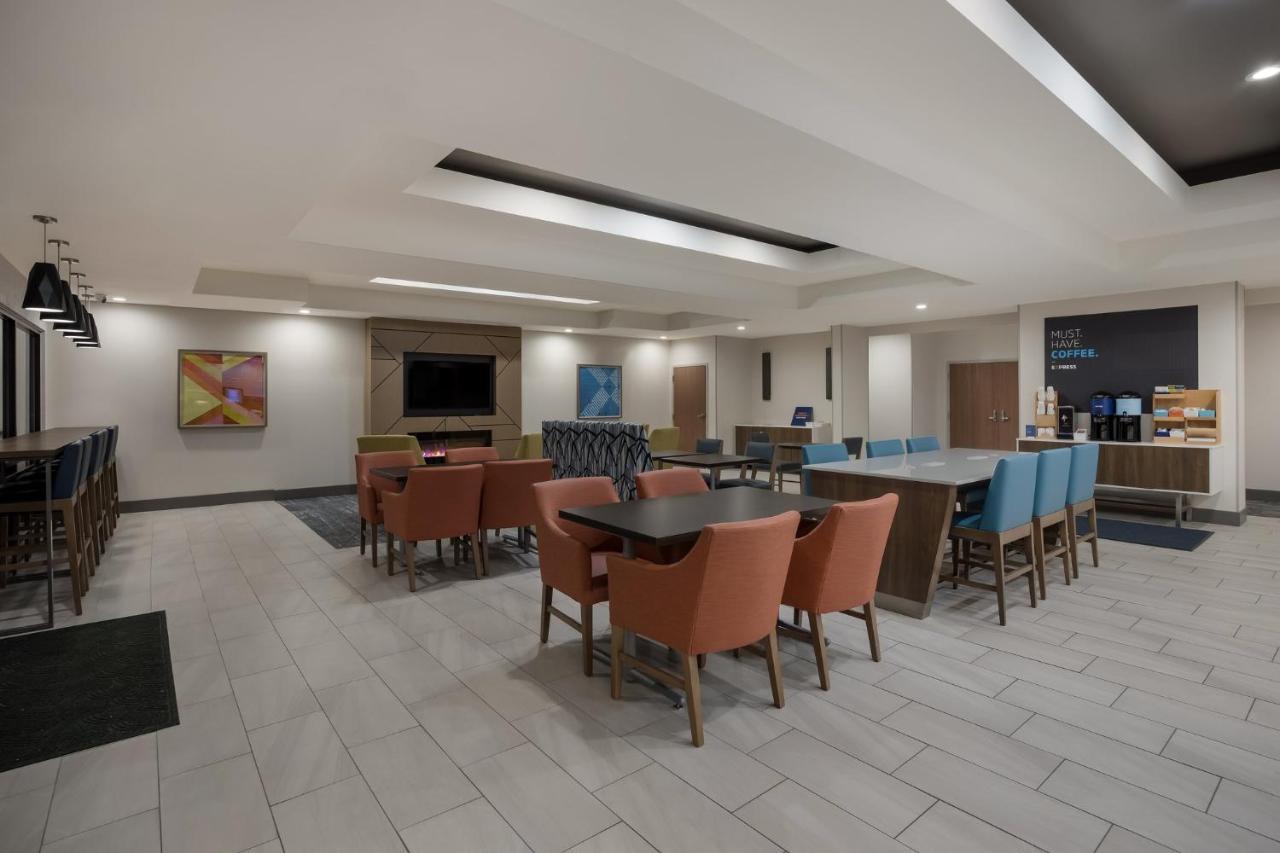 Holiday Inn Express Hotel & Suites Perry, An Ihg Hotel Exterior foto