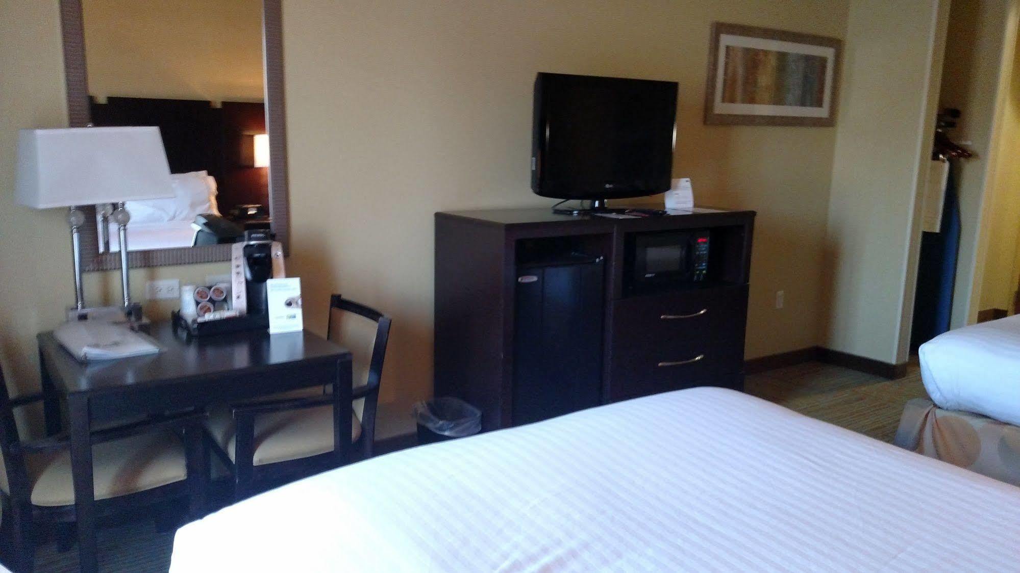 Holiday Inn Express Hotel & Suites Perry, An Ihg Hotel Exterior foto