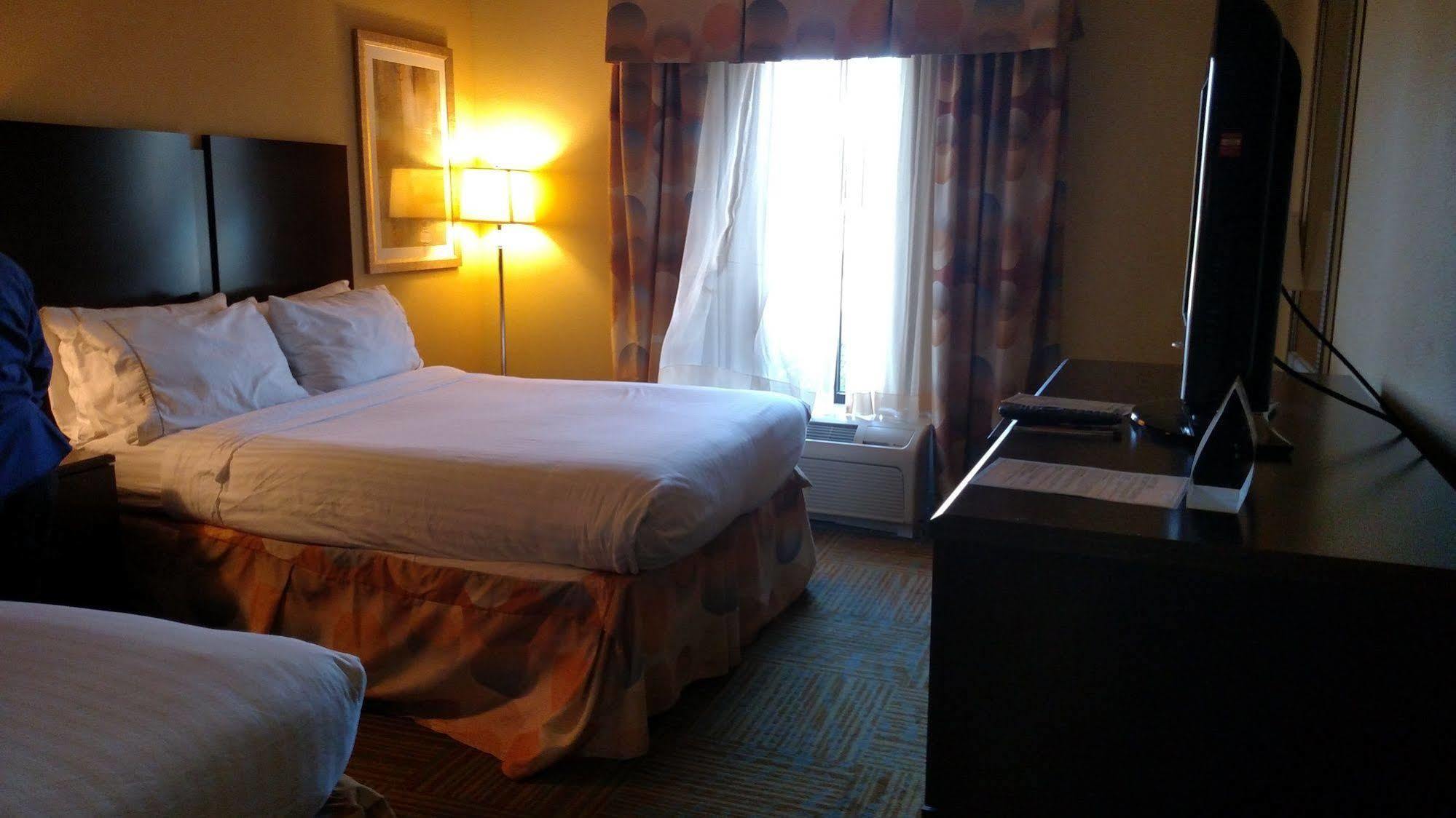 Holiday Inn Express Hotel & Suites Perry, An Ihg Hotel Exterior foto
